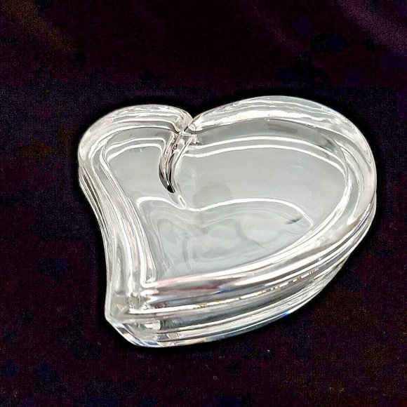 Clear Glass Contemporary Elegant Heart Shaped Trinket Box Container with lid - Picture 2 of 5